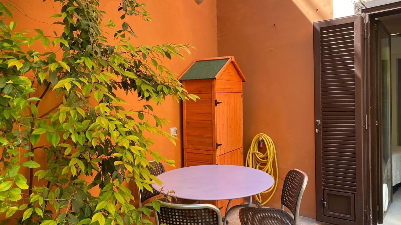 Rione Monti Studio Apt With Private Garden โรม ภายนอก รูปภาพ