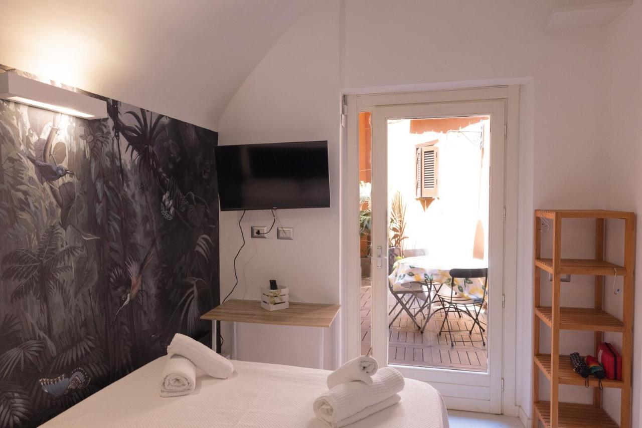 Rione Monti Studio Apt With Private Garden โรม ภายนอก รูปภาพ